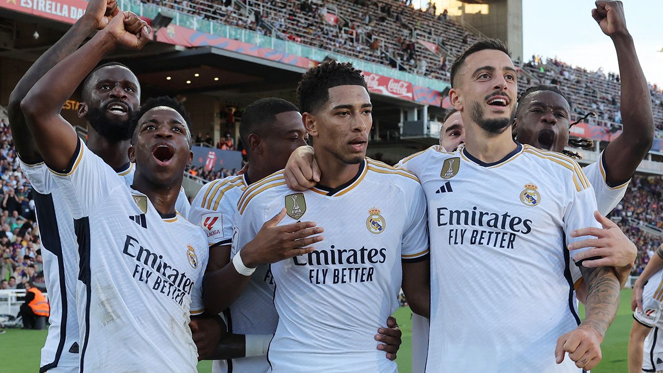 Los jugadores del Madrid celebran un gol