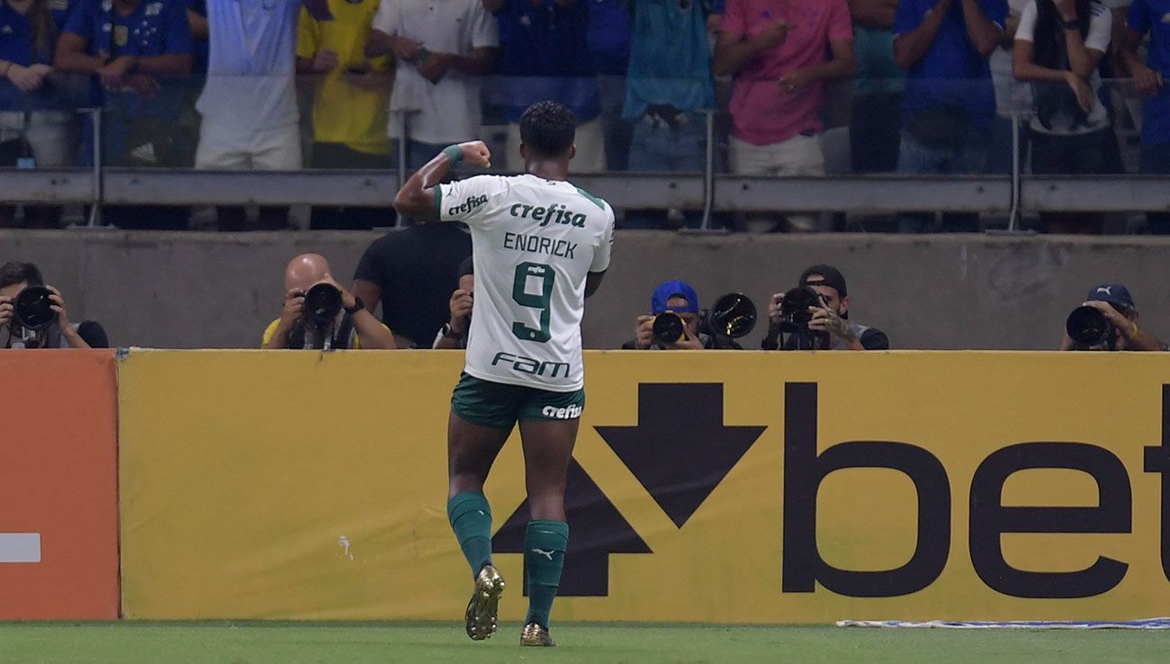 Endrick celebrando un gol con el Palmeiras