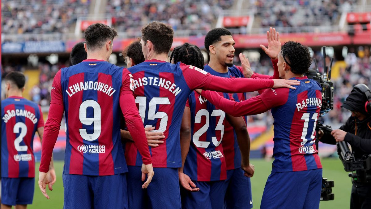 Los jugadores del FC Barcelona festejan un gol