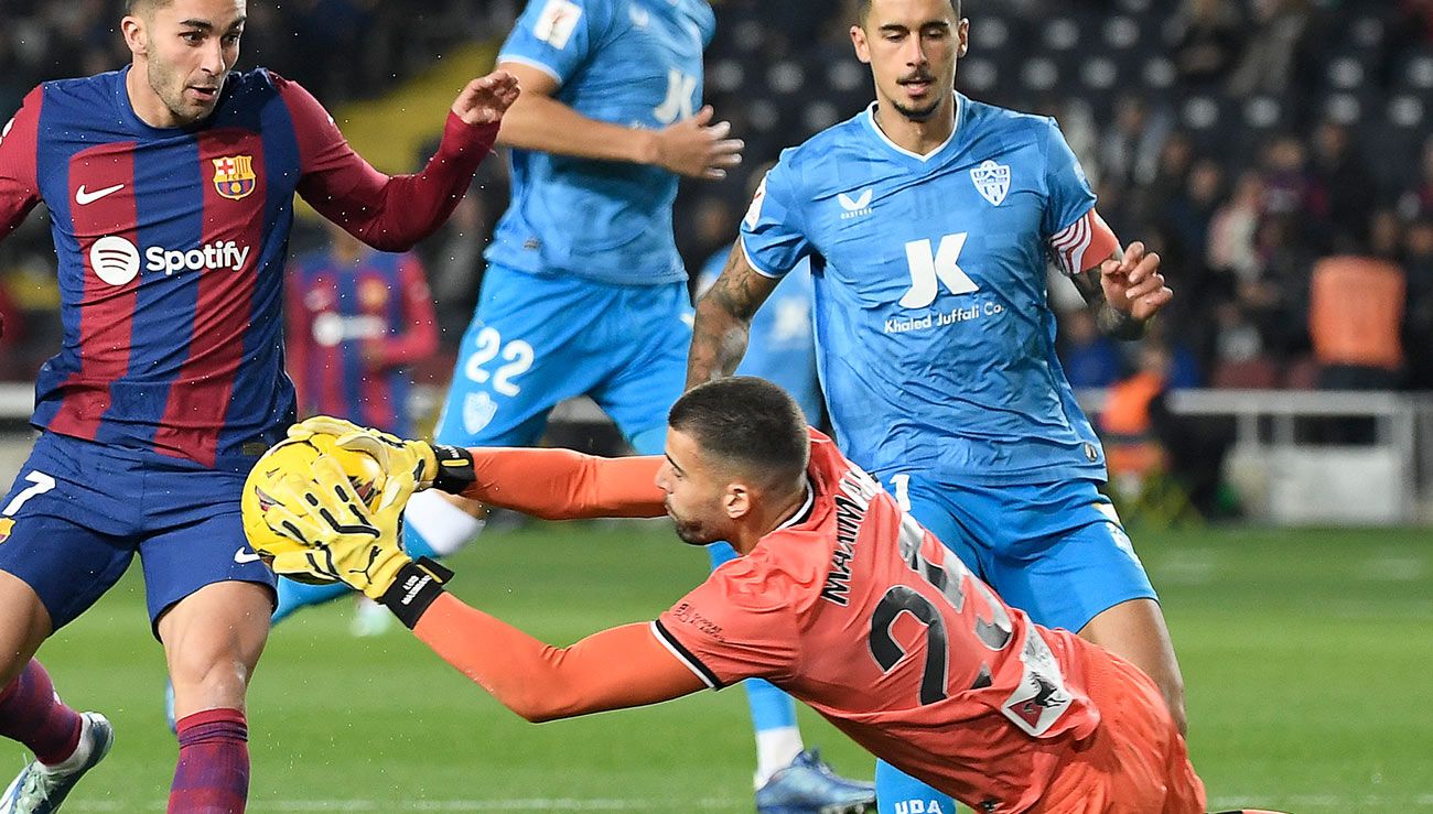 Luís Maximiano durante el Barça-Almería