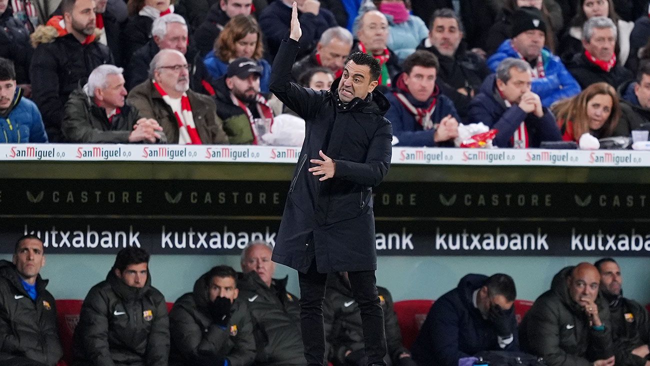 Xavi Hernández durante un partido del Barça