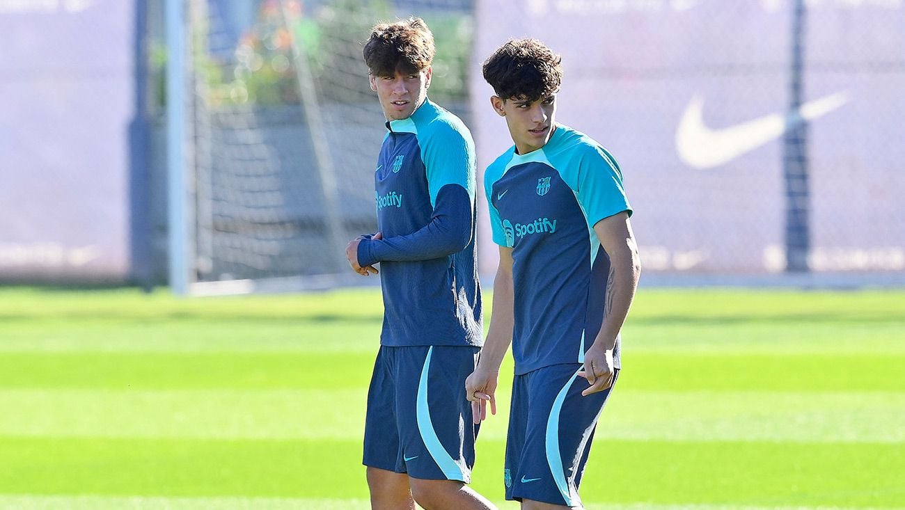 Héctor Fort y Marc Guiu en un entrenamiento del Barça
