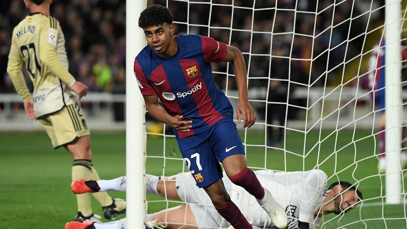 Lamine Yamal festejando un gol con el FC Barcelona