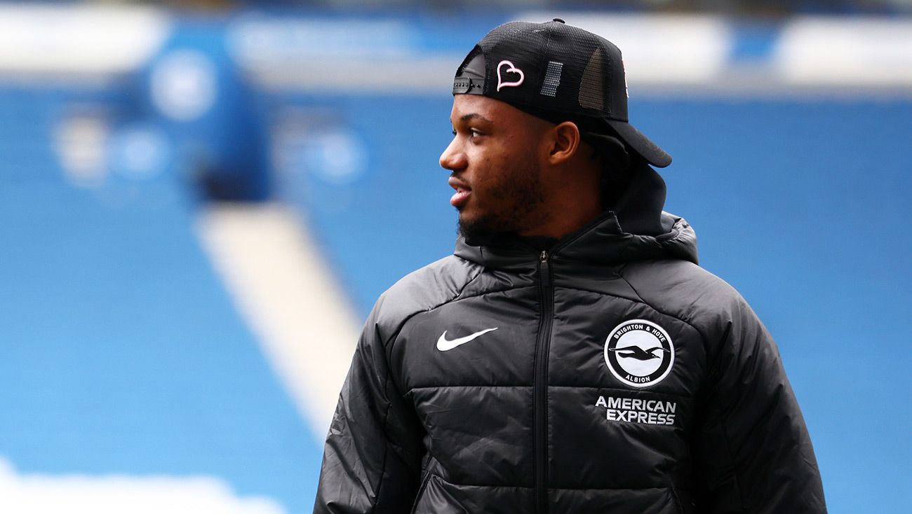 Ansu Fati antes de un partido con el Brighton