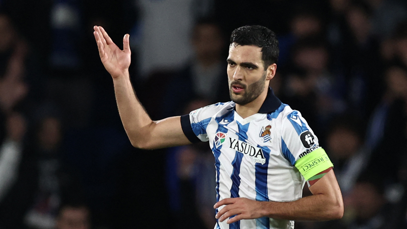 Mikel Merino en el duelo entre la Real Sociedad y el PSG en la UEFA Champions League