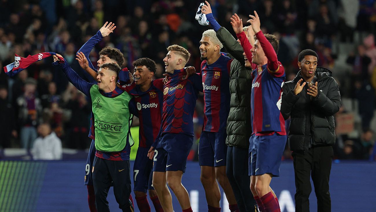 Jugadores del FC Barcelona festejando la victoria ante el Nápoles (3-1)