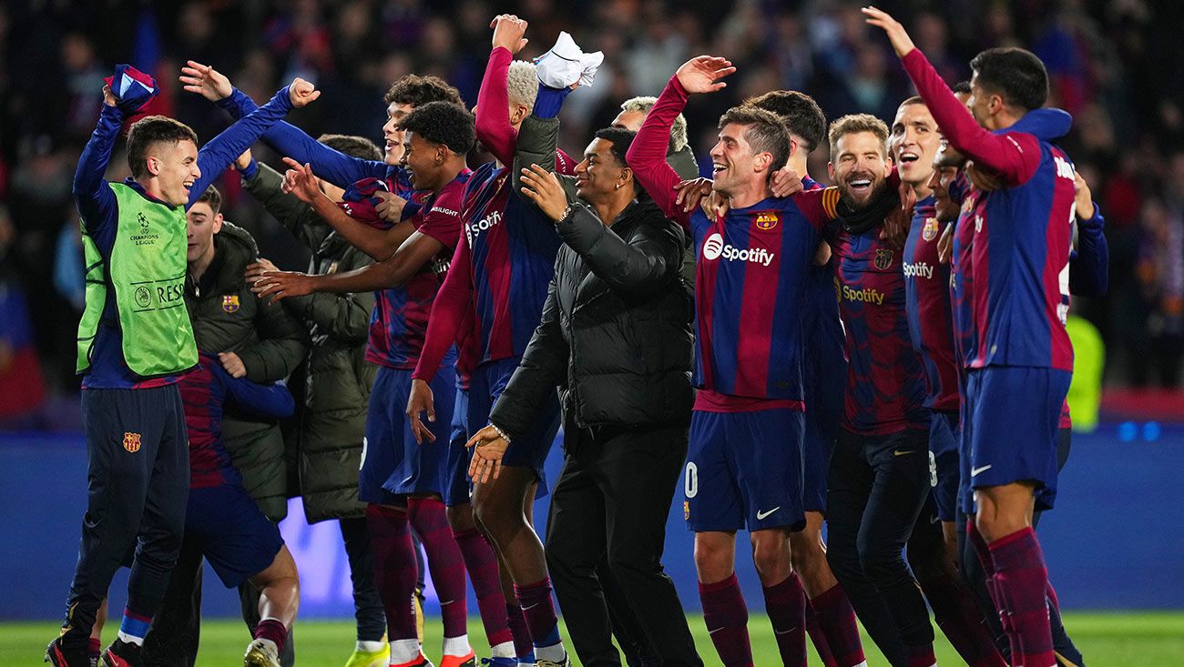 Jugadores del Barça celebrando la clasificación a cuartos de final