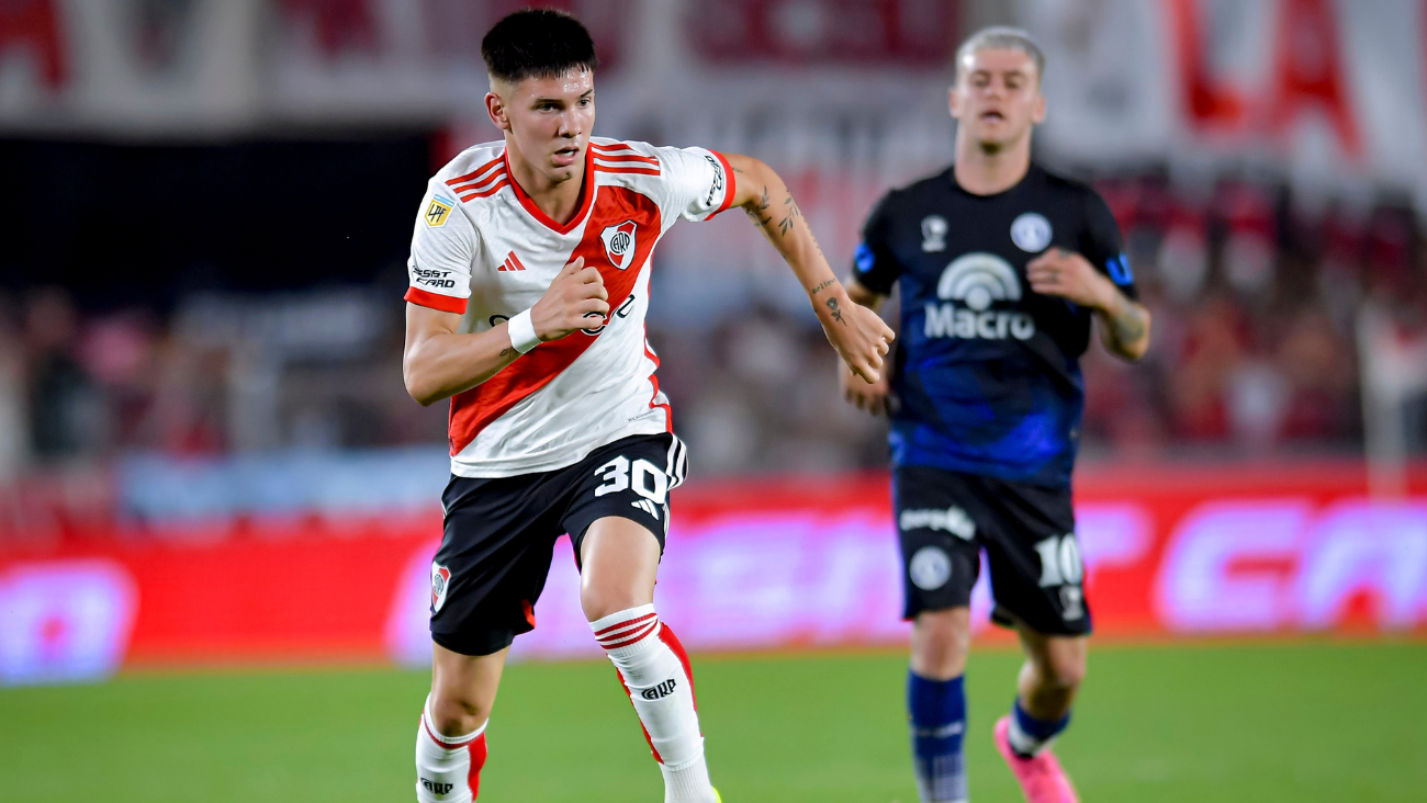 Franco Mastantuono en el duelo entre River Plate e Independiente Rivadavia en la Copa de la Liga Profesional