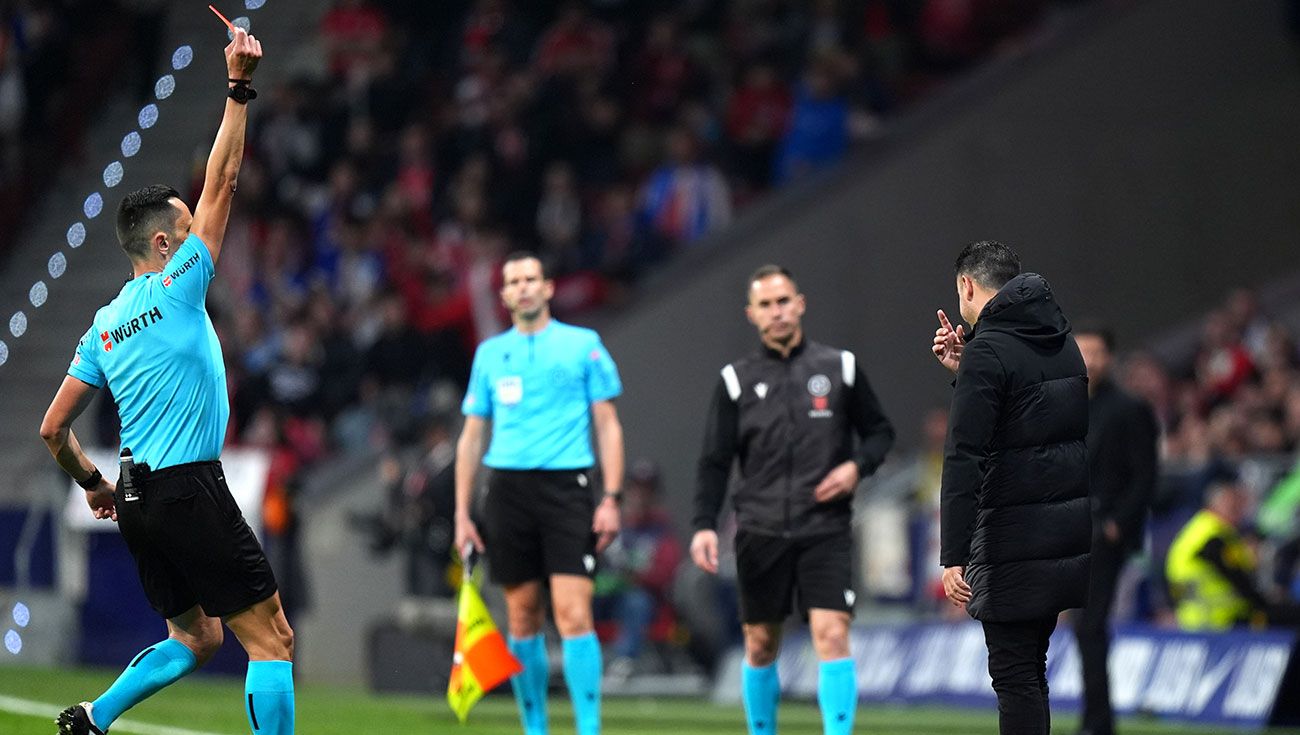 Xavi expulsado SánchezMartínez