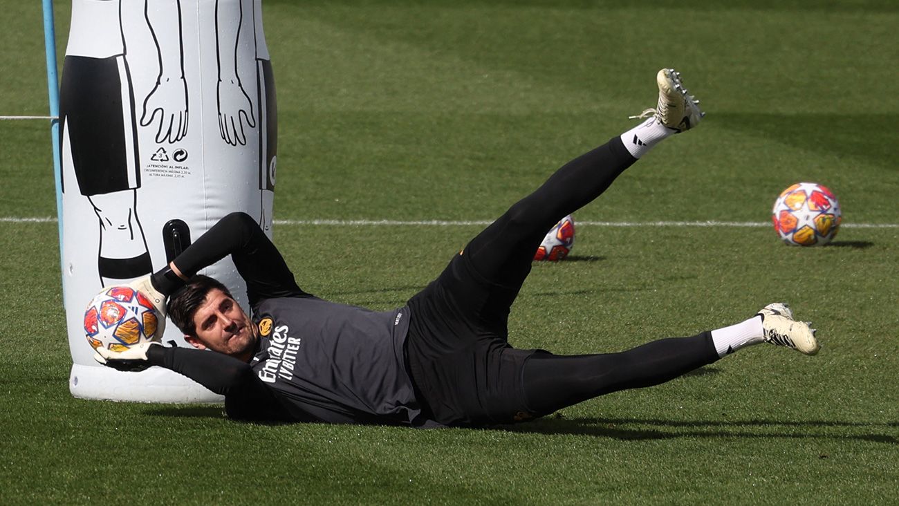 Courtois en un entrenamiento del Madrid