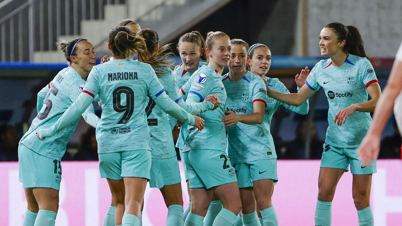 Barça Femení players celebrate one of their goals against SK Brann (1-2)