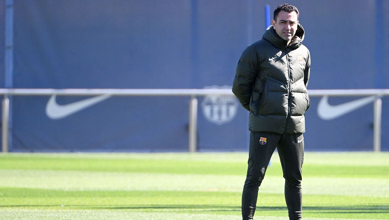 Xavi durante un entrenamiento del Barça