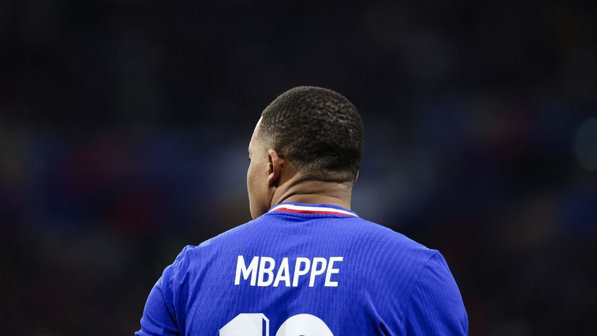 Mbappé durante un partido con Francia