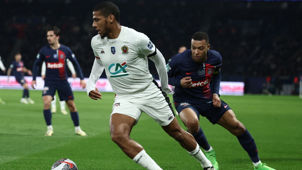 Jean Clair Todibo en un partido contra el Niza