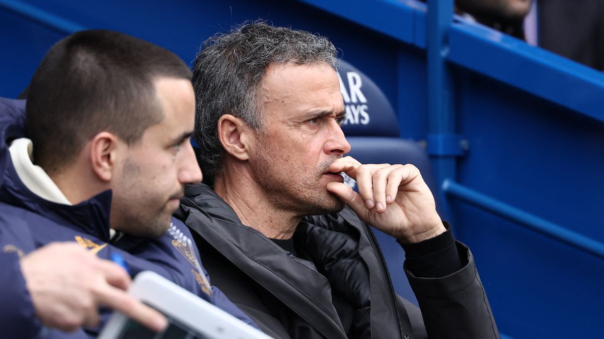 Luis Enrique en el banquillo del PSG