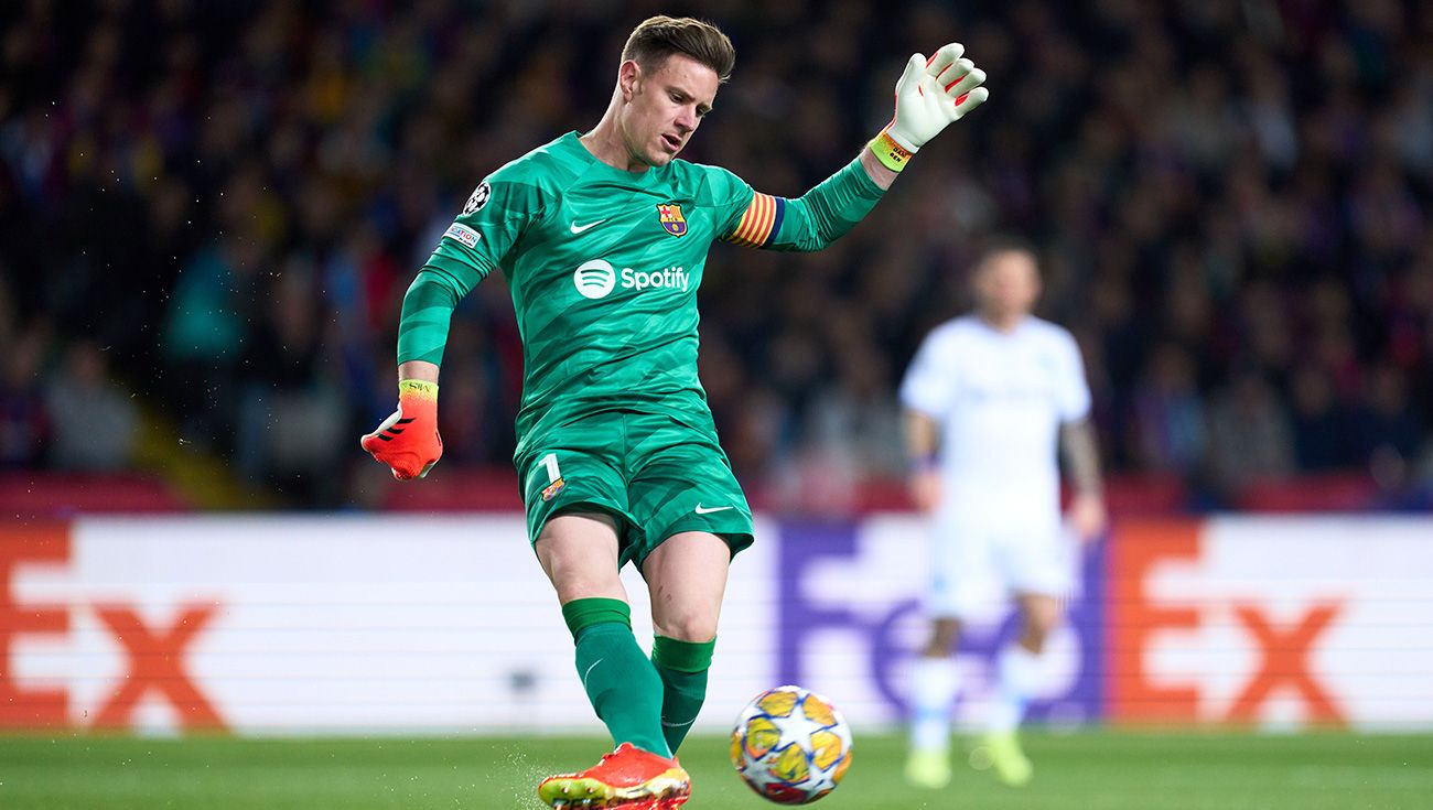Ter Stegen durante un partido de Champions con el Barça