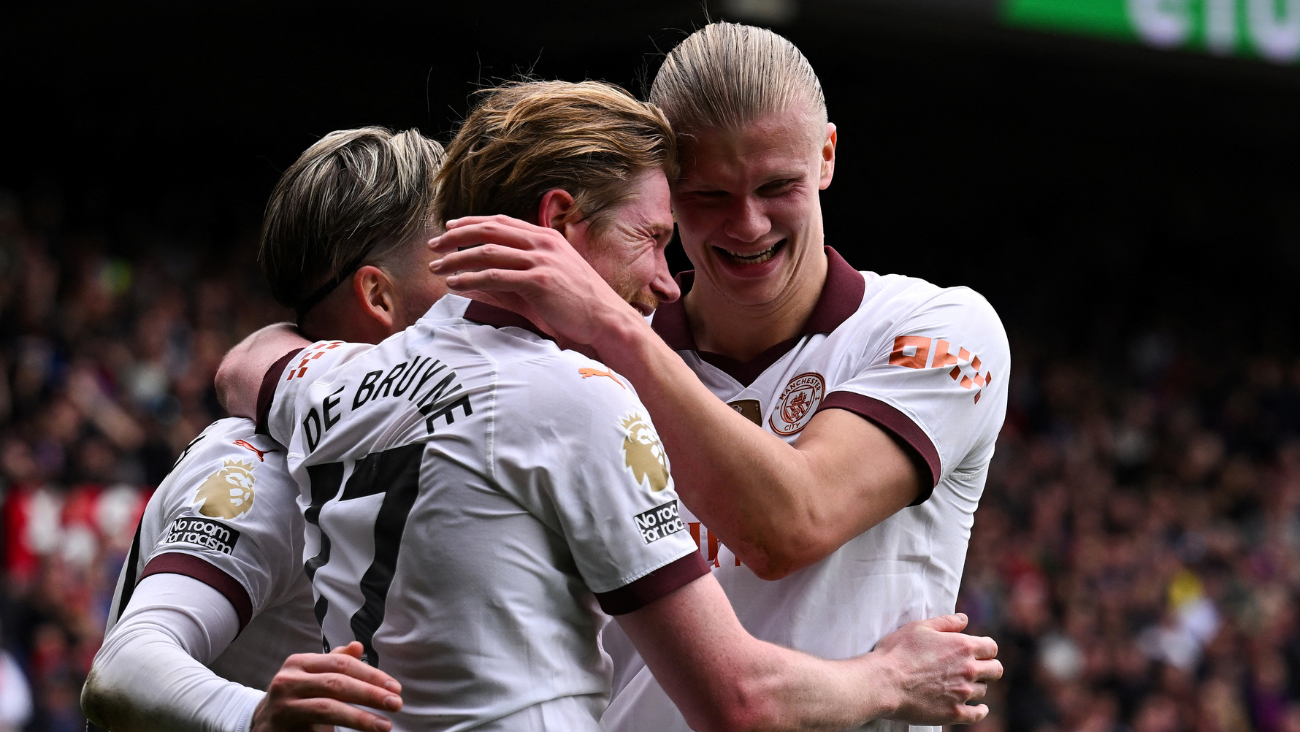 Erling Haaland, Kevin de Bruyne y Jack Grealish en el duelo entre el Manchester City y el Crystal Palace