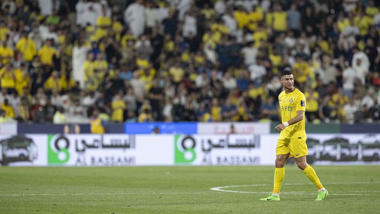 Cristiano Ronaldo se marcha al vestuario expulsado ante Al Hilal (2-1)