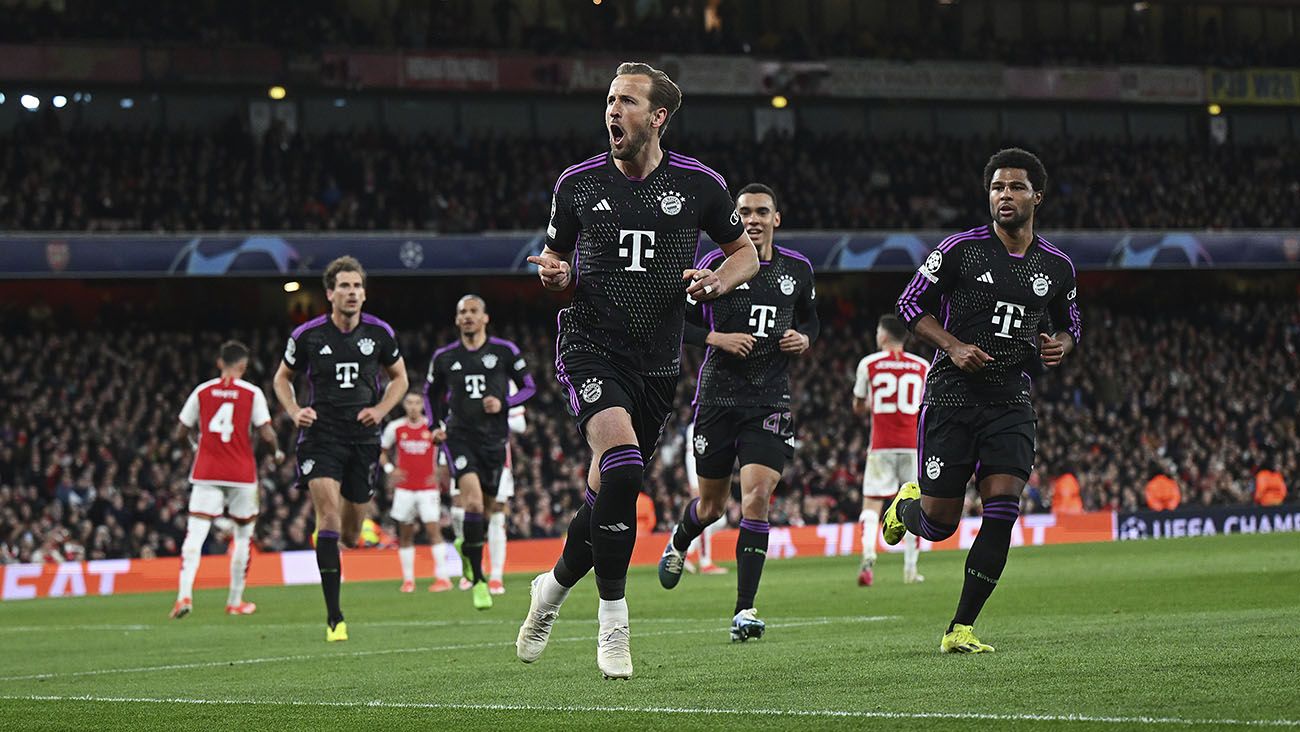 Harry Kane festejando su gol ante el Arsenal (2-2)
