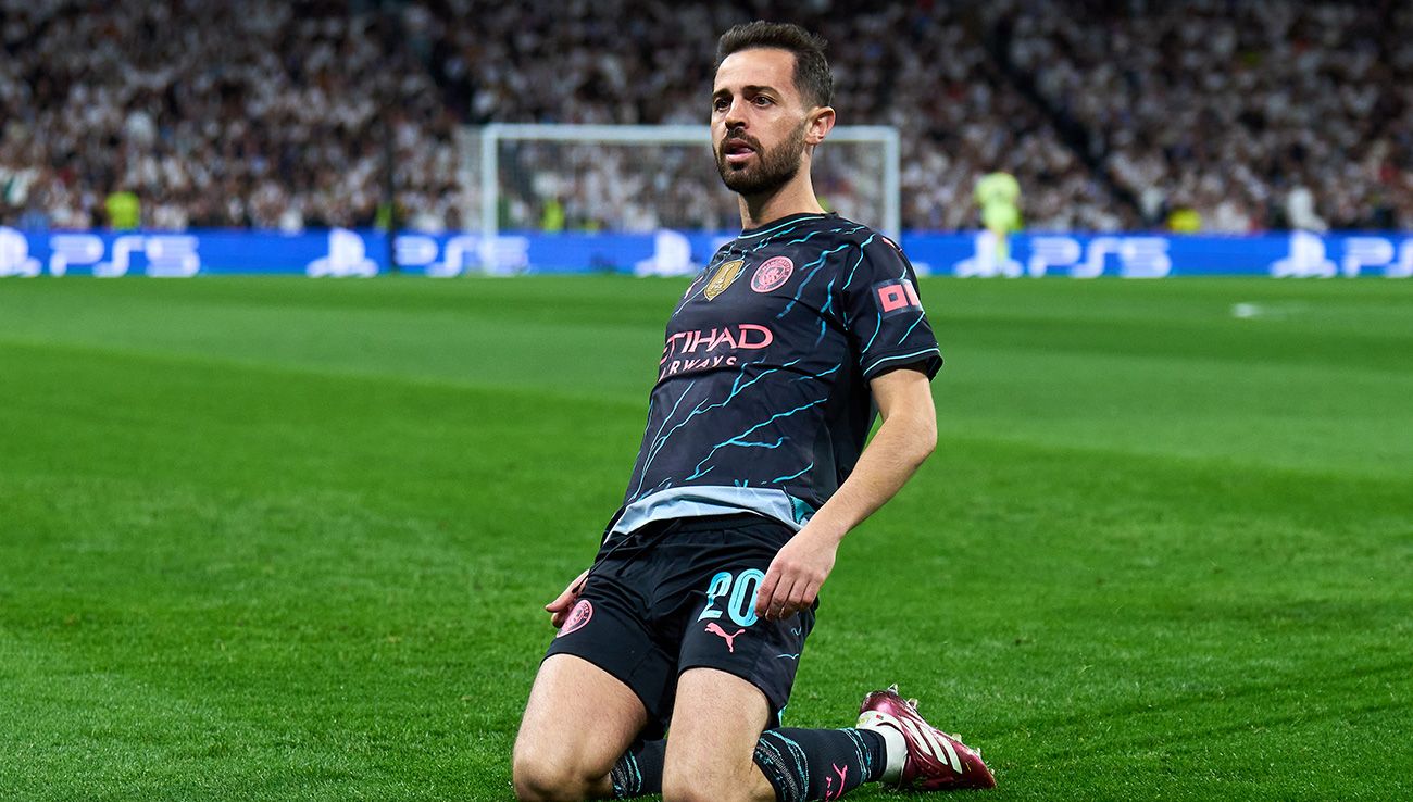 Bernardo Silva celebrando un gol con el City