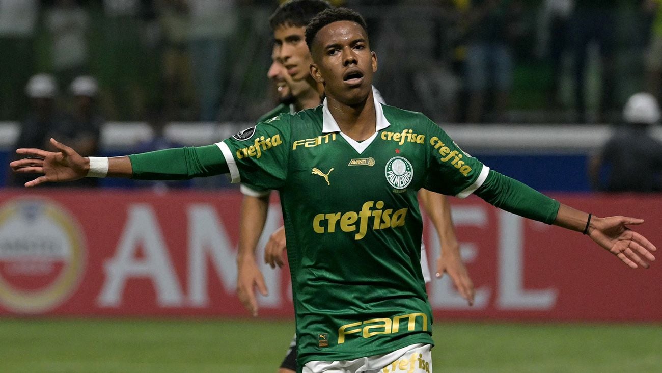 Estevao celebra su gol con Palmeiras