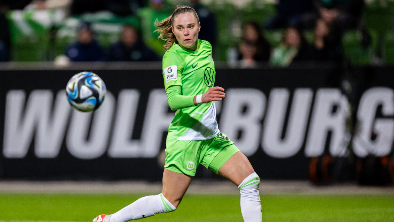 Ewa Pajor en el duelo entre el Wolfsburgo y el Werder Bremen en la Frauen Bundesliga