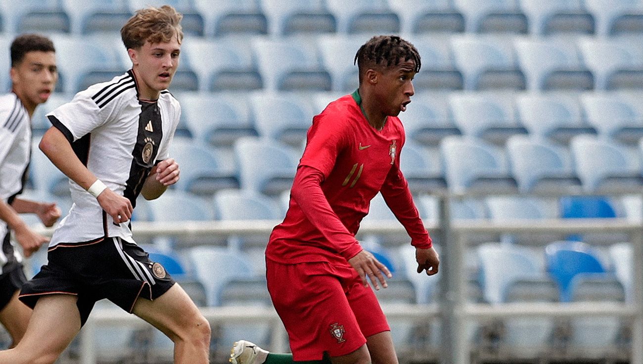 Cardoso Varela durante un partido con Portugal Sub-17