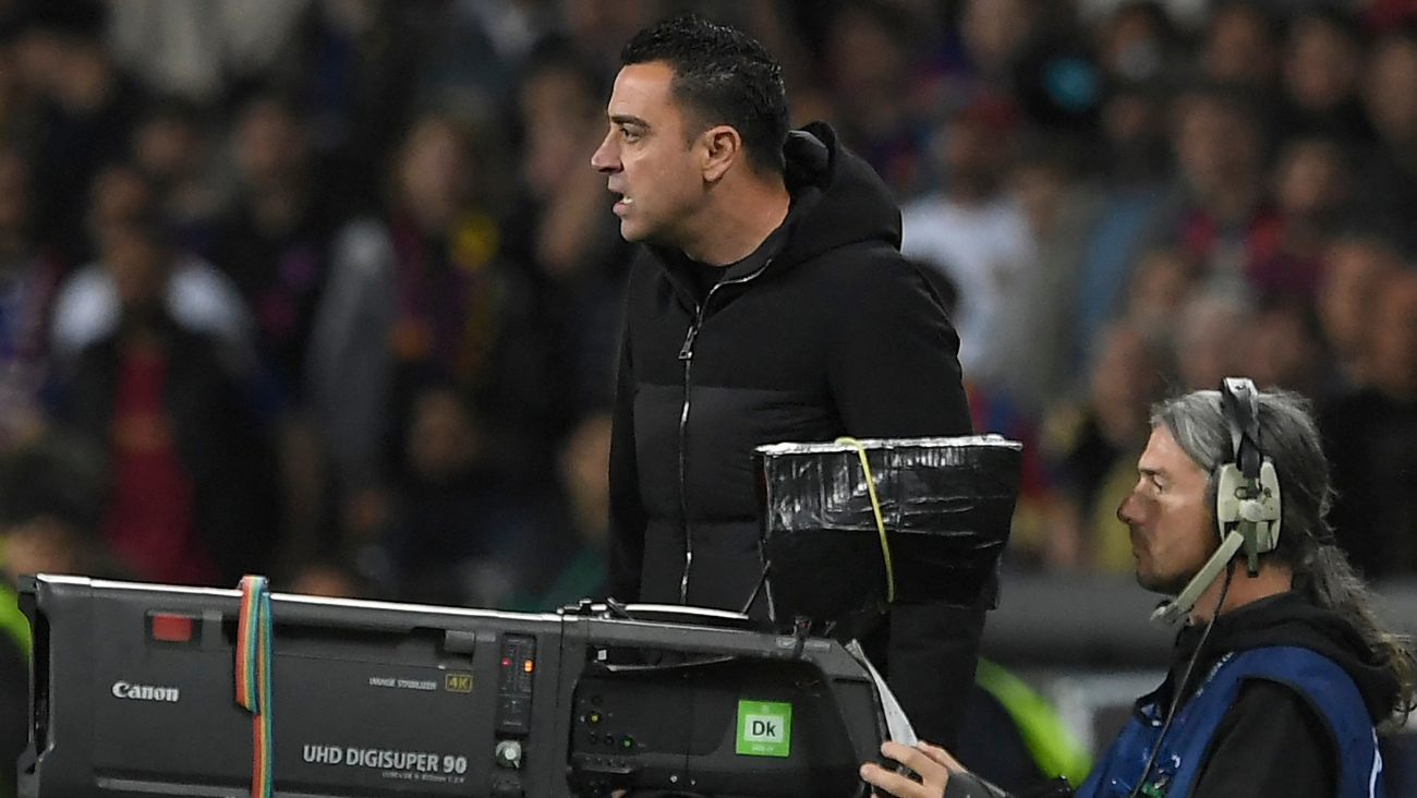 Xavi Hernández en el duelo entre el FC Barcelona y el PSG en la UEFA Champions League (2)