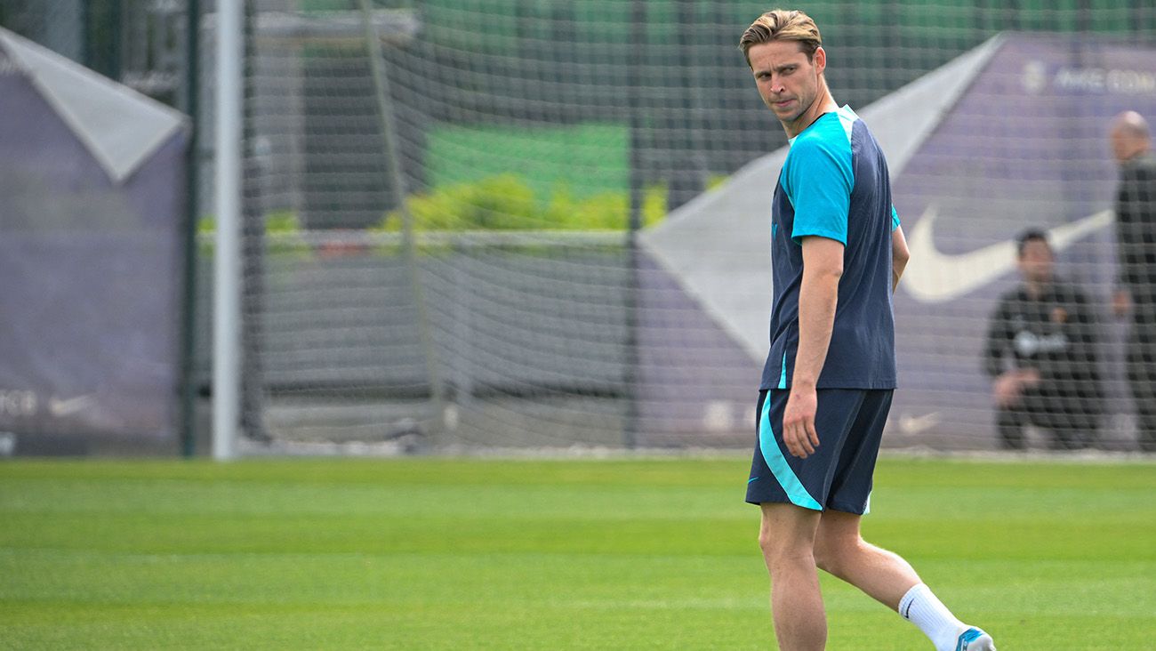 Frenkie de Jong en un entrenamiento con el Barça