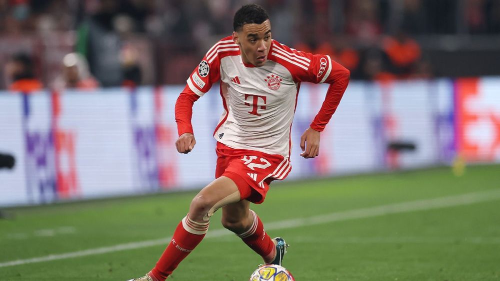 Jamal Musiala durante un partido con el Bayern Jamal Musiala durante un partido con el Bayern