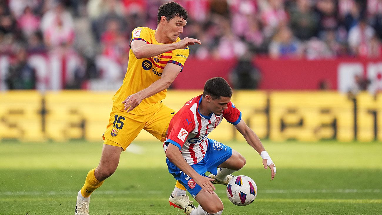 Andreas Christensen contesting a ball in Girona-Barça (4-2)