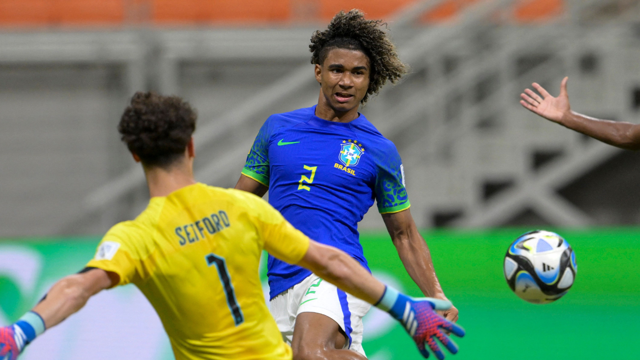 Pedro Lima en el duelo entre Brasil e Inglaterra en la Copa del Mundo Sub 17 2023 en Indonesia