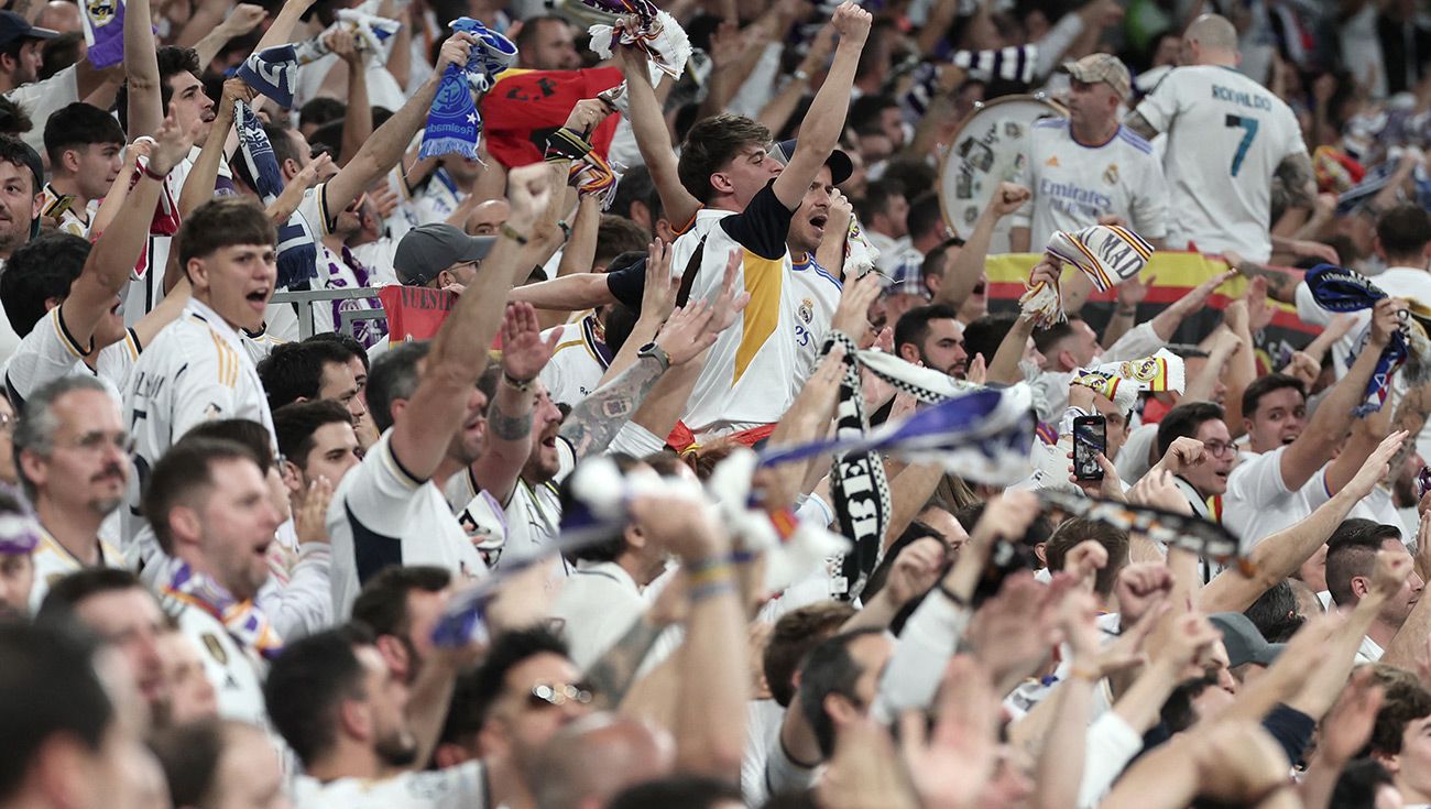 Aficionados del Real Madrid durante un partido