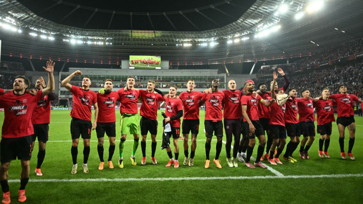 Los jugadores del Bayer Leverkusen celebran el pase a la final de la Europa League