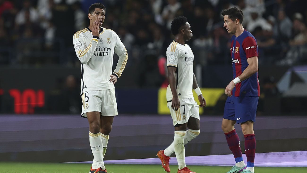 Robert Lewandowski junto a Vinicius y Jude Bellingham