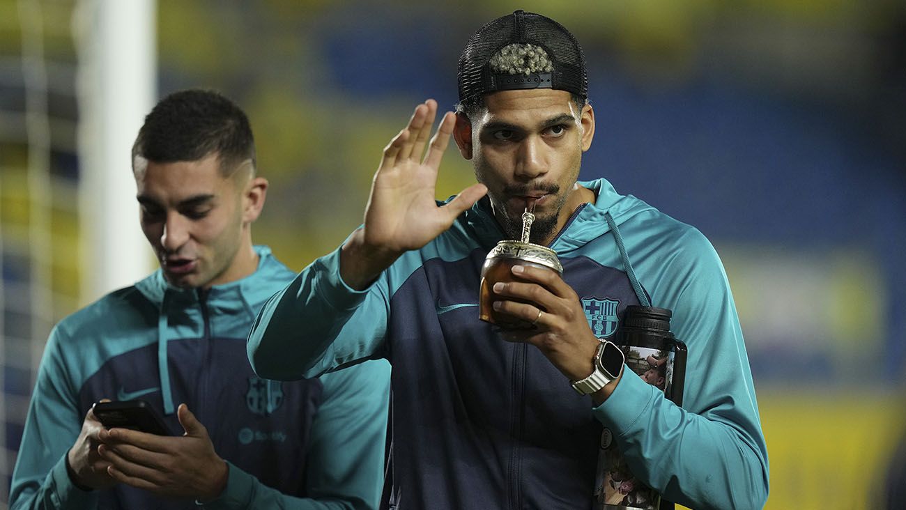 Ronald Araújo en la previa de un partido del Barça