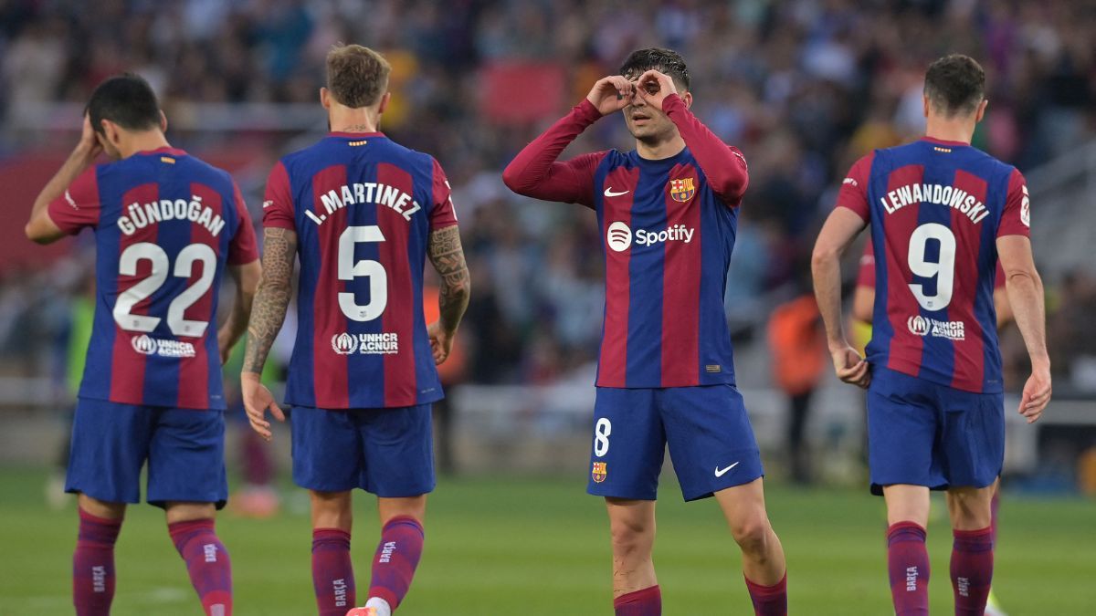 Pedri celebra uno de su goles ante el Rayo Vallecano