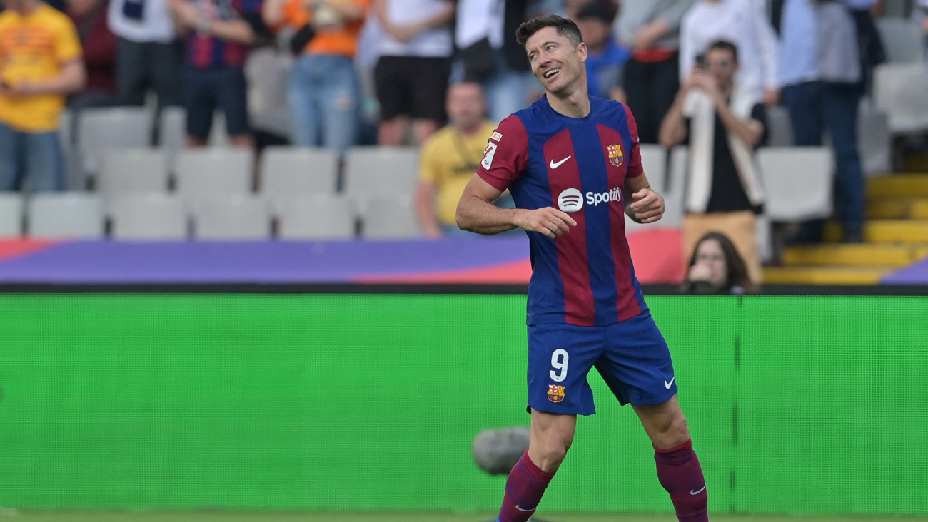 Robert Lewandowski en el duelo entre el FC Barcelona y el Rayo Vallecano en LaLiga EA Sports