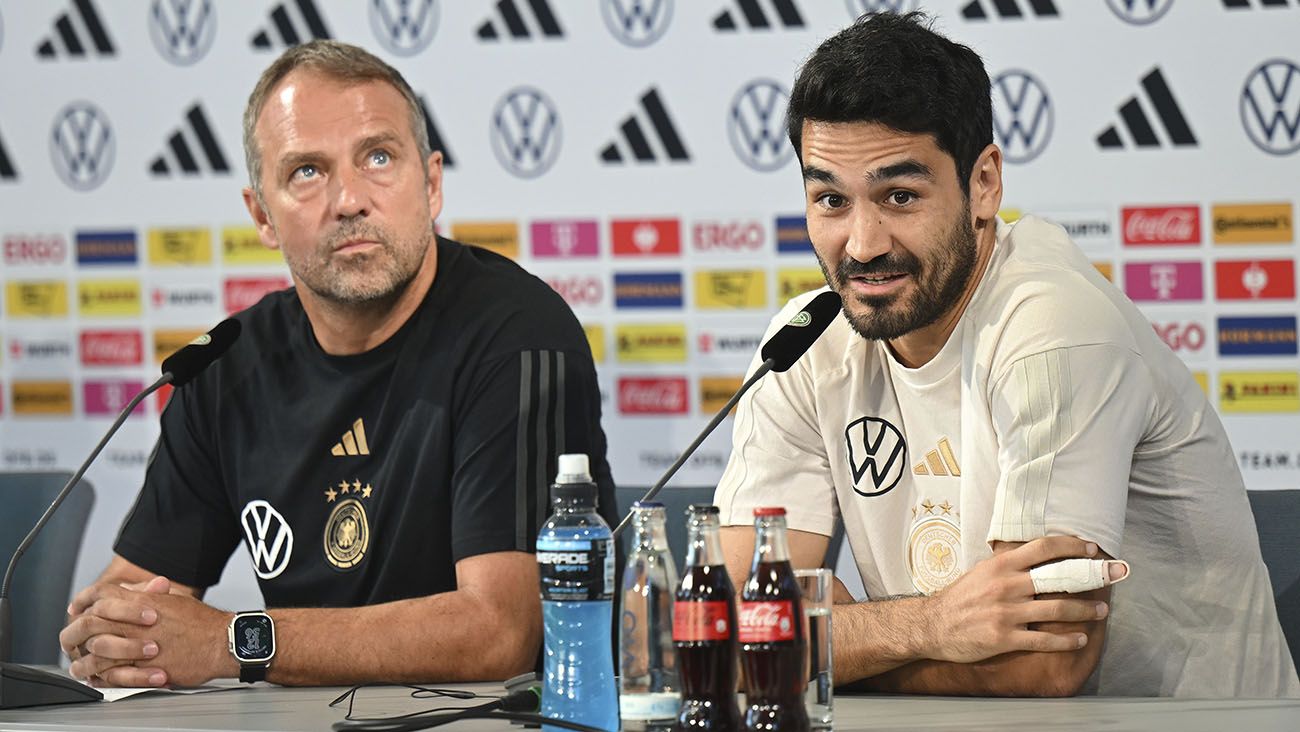 Hansi Flick and Ílkay Gündogan at a press conference with Germany