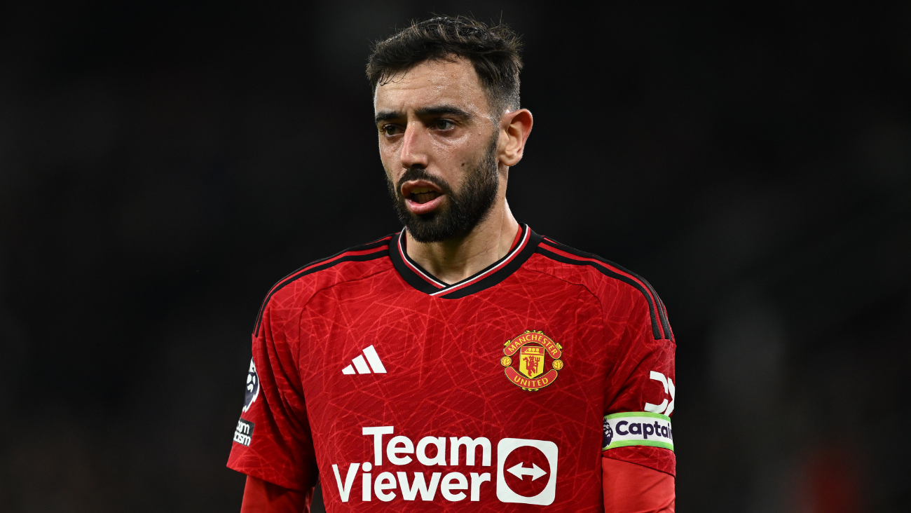 Bruno Fernandes en el duelo entre el Manchester United y el Newcastle en la Premier League