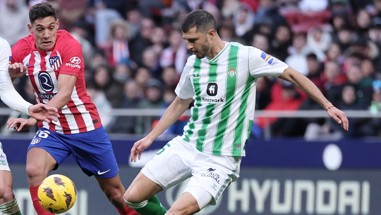 Guido Rodríguez durante un partido