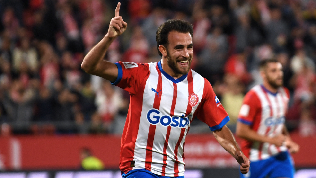 Eric García en el duelo entre el Girona y el Granada CF en LaLiga EA Sports