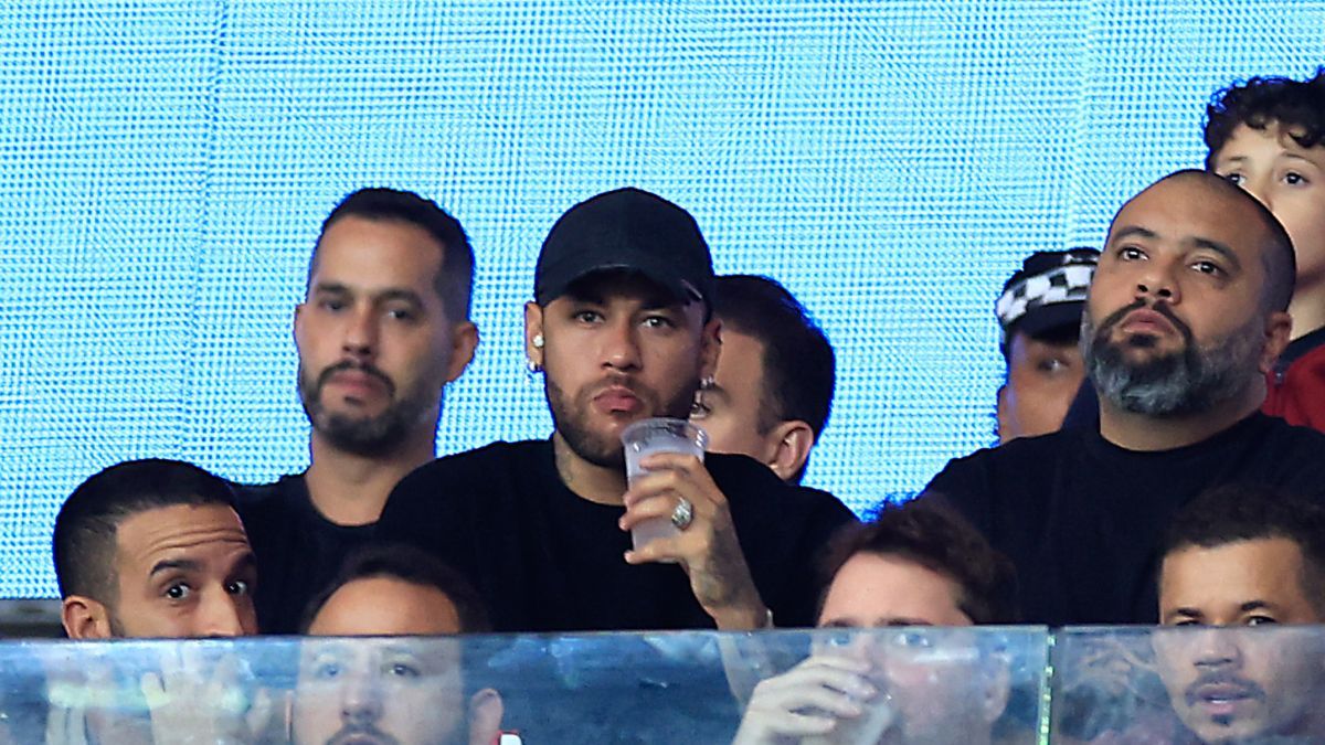 Neymar Jr en un partido de fútbol