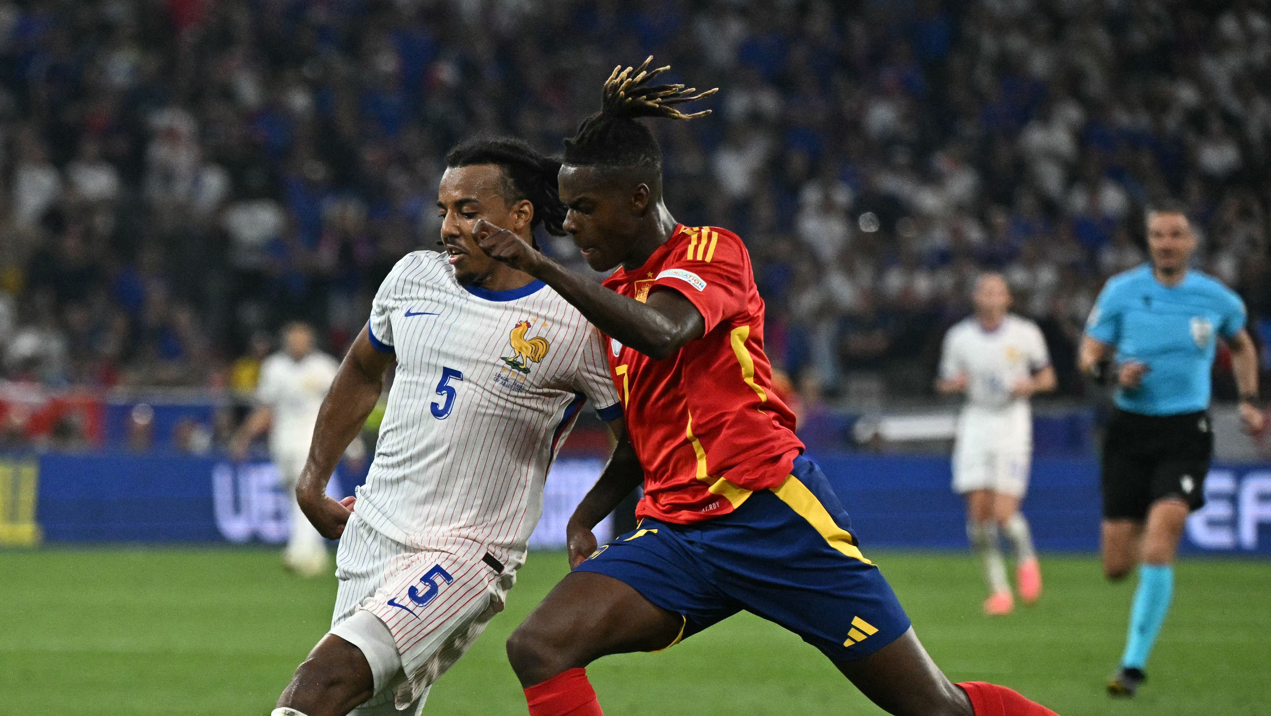 Jules Koundé y Nico Williams en la Eurocopa 2024