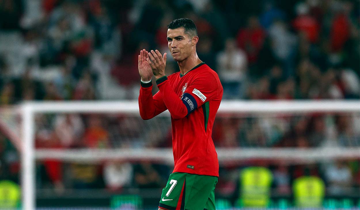 Cristiano Ronaldo en un partido con Portugal Cristiano Ronaldo en un partido con Portugal