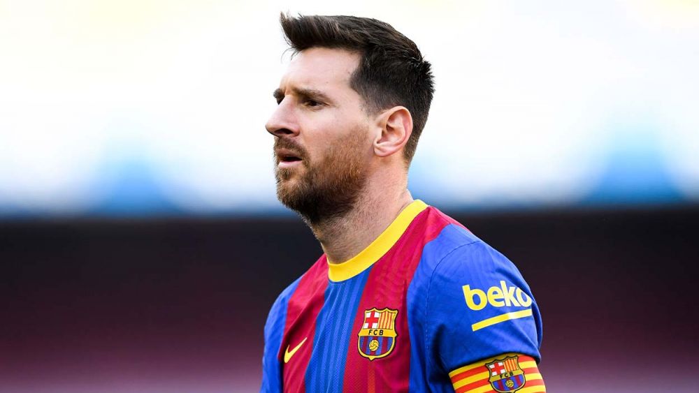 Leo Messi in a match with Barça in 2021 Leo Messi in a match with Barça in 2021