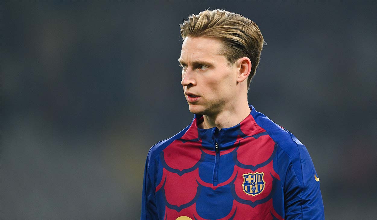 Frenkie de Jong in a warm-up with Barça
