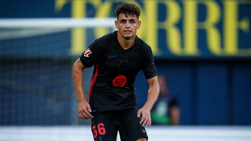 Sergi Domínguez in a match with Barça