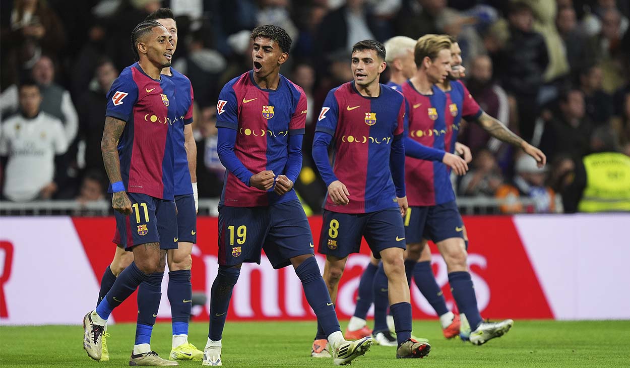 Barça players celebrating a goal against Real Madrid