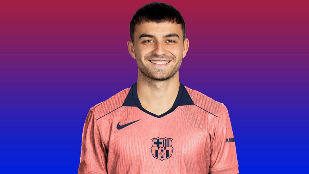 Pedri con la posible tercera camiseta del Barça para la 25/26